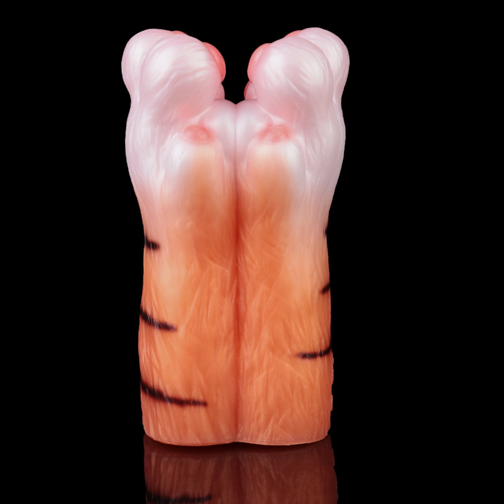 Furry Tiger claws Masturbatur